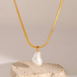 Glorietta Herringbone Pearl Necklace